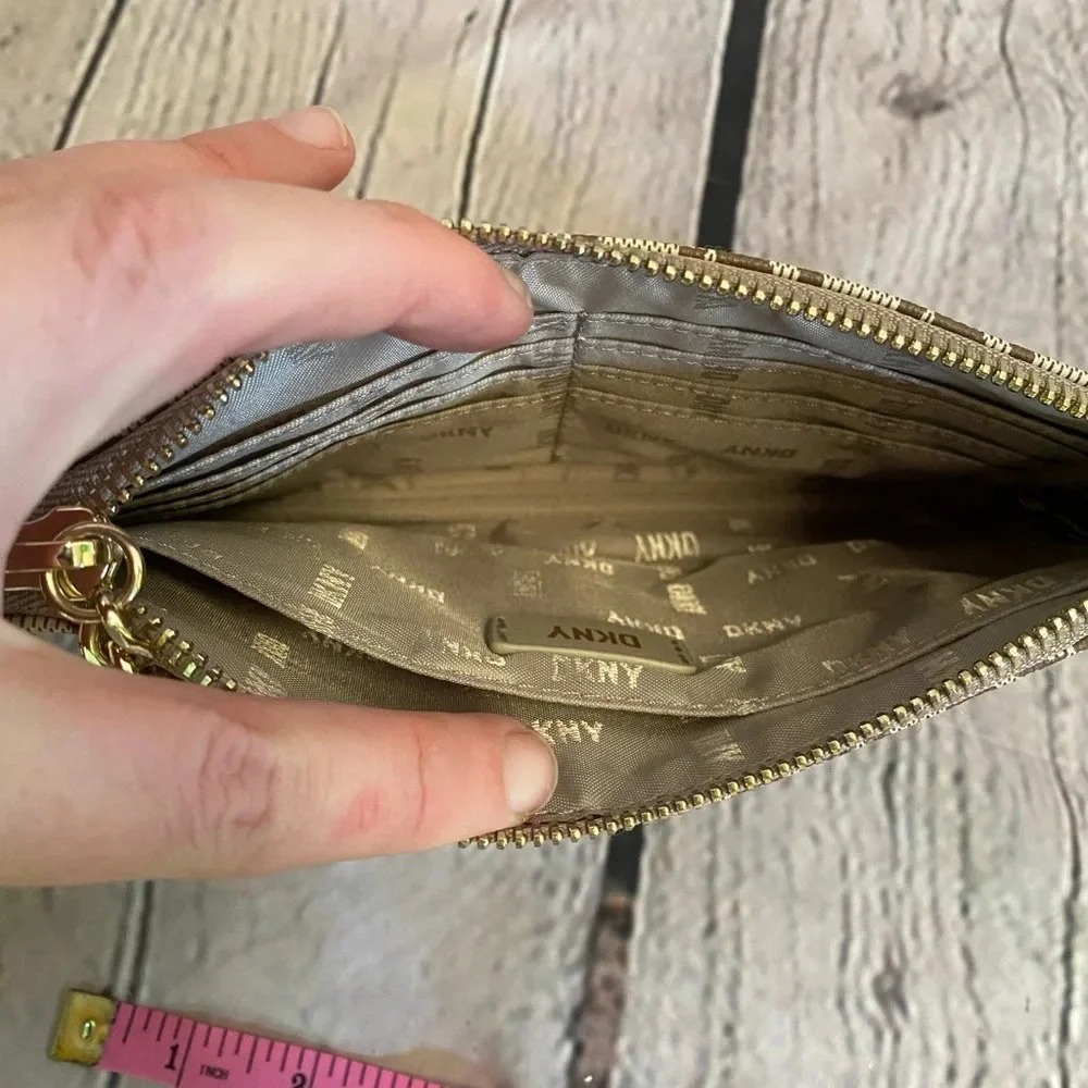 Women’s DKNY Logo Mini Slim Chain Handle Clutch Bag Purse‎ Tan Beige Brown